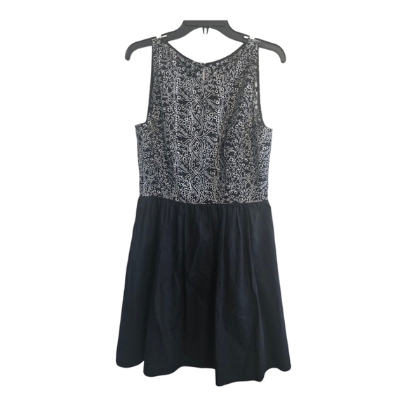 Flores & Flores Eyelet Sleevless Dress Sz 10 Black White Lined Sheath - Picture 1 of 14